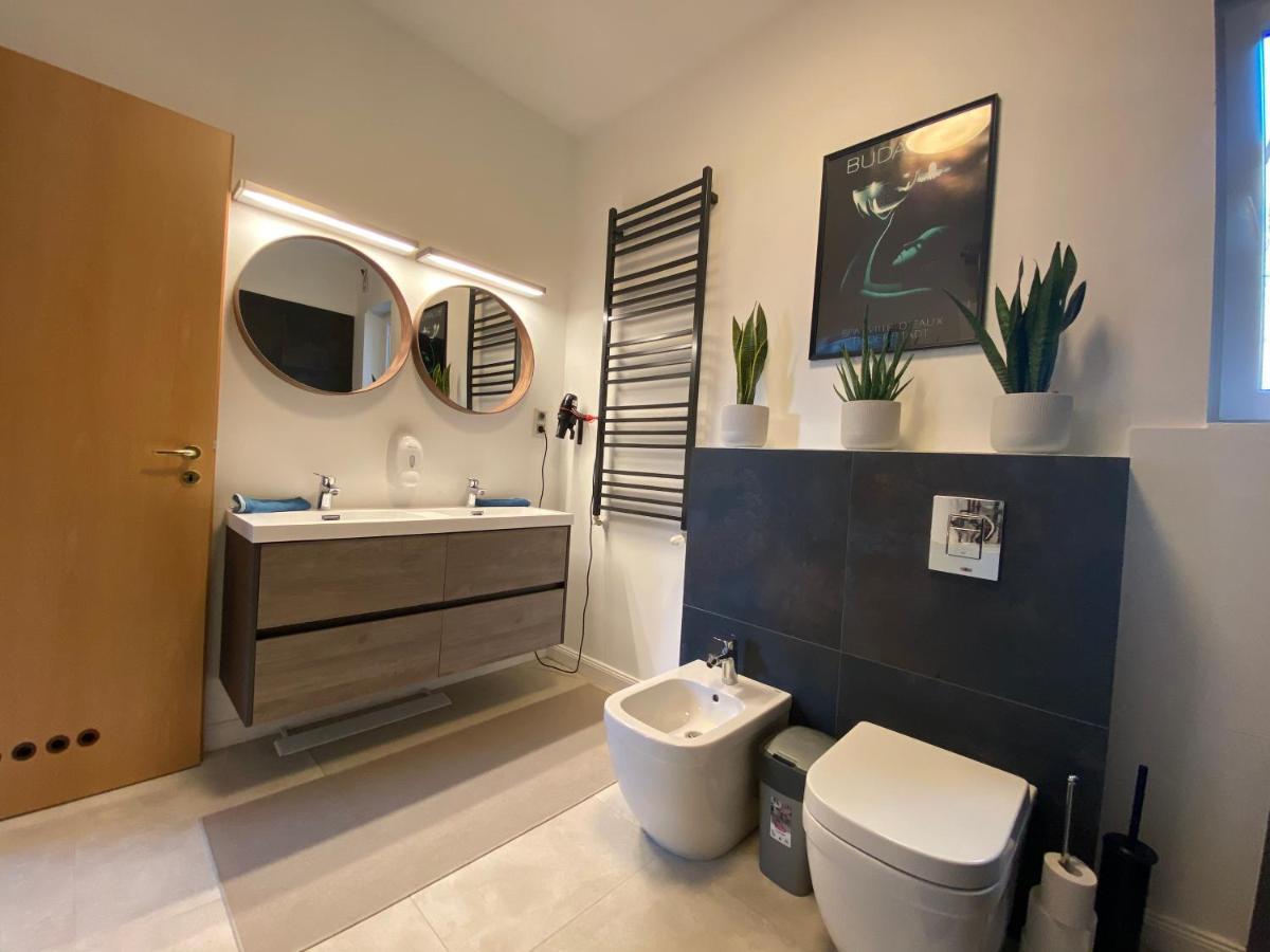 2 Bedroom 107 M2 Loft With Balcony Budapest Extérieur photo