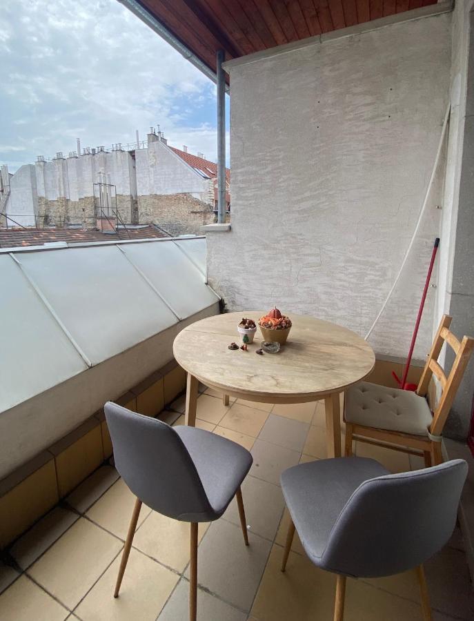2 Bedroom 107 M2 Loft With Balcony Budapest Extérieur photo